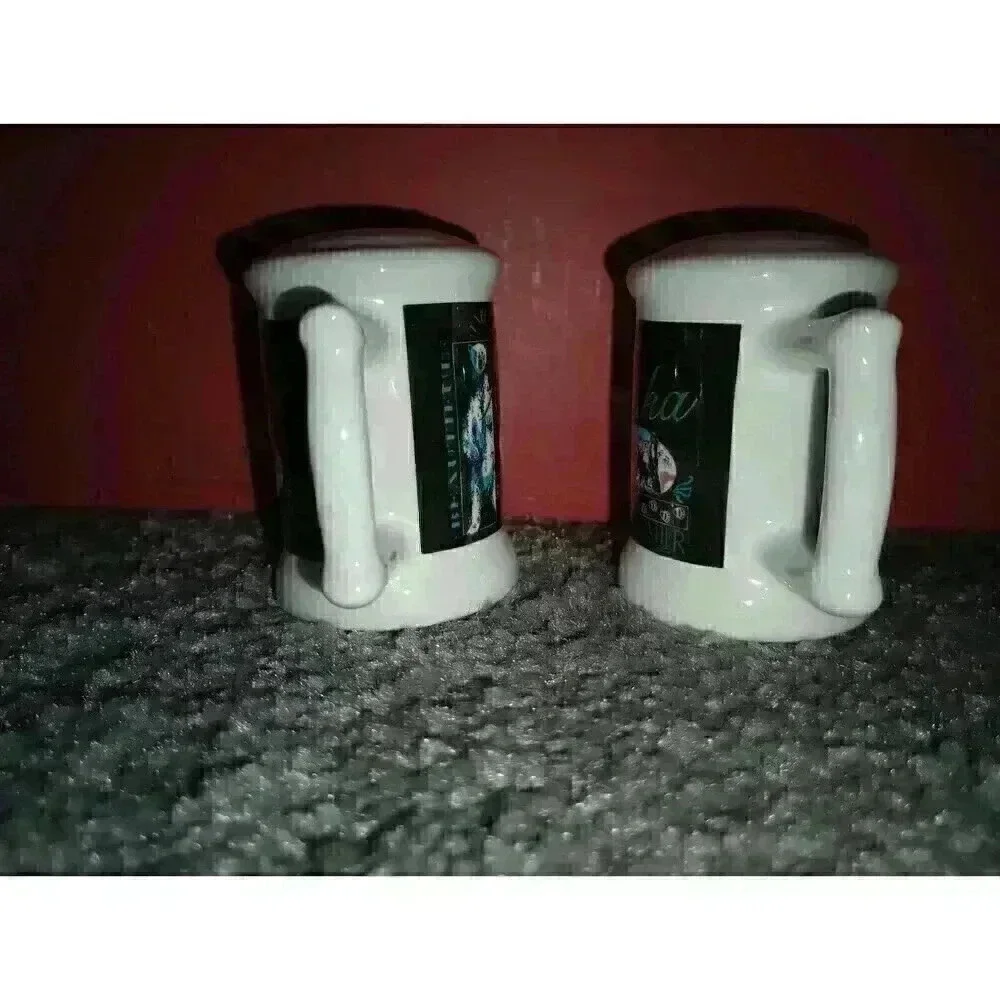 Vintage Alaska Souvenir Salt & Pepper Shakers The Last Frontier Beautiful Decor
